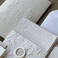 Ensemble d'invitations de mariage imprimées numériquement avec gaufrage à sec, motif vanille élégant, sceau de cire monogramme, logo personnalisé, papier premium de Chine