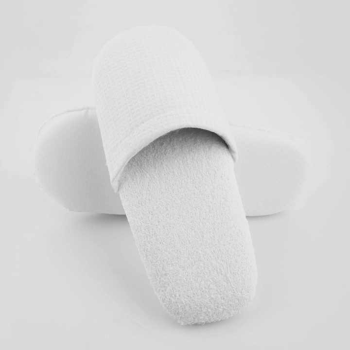 Factory Price Custom Logo Embroidered Disposable Soft White Waffle Sponge  Wedding Hotel Hospital Spa Event Slippers