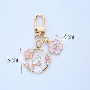 พวงกุญแจโลหะเคลือบรูปสัตว์สีชมพูแสนโรแมนติกพวงกุญแจแมวเชอร์รี่โอเรียนเต็ลญี่ปุ่น - Product Image 5