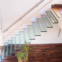 Bâtiment de maison préfabriqué appartement intérieur petit escalier personnalisé en forme de L en verre trempé flottant escalier droit