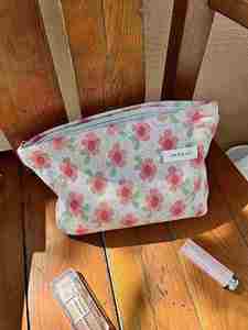 Meilleures ventes : Trousse de maquillage promotionnelle écologique à motif floral, petite trousse de rangement pour sac à main - Product Image 6
