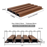 Panneau mural extérieur en WPC robuste, un panneau plat en composite bois-plastique durable utilisé pour la décoration de clôtures et de façades