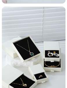 Petites boîtes à bijoux en carton avec logo personnalisé, emballage pour bague, bracelet, collier, boîte à tiroir coulissant, design exclusif, cadeau de bijoux - Product Image 1