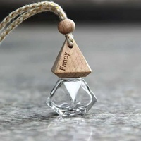 Bouteille diffuseur de parfum vide en verre couleur personnalisée avec couvercle en bois 10ml/15ml/20ml, désodorisant carré pour voiture à suspendre, logo personnalisé