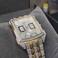 Buzlu Görünümlü Erkek Saati Tamamen Elmas Kaplı Tonneau Kasa Siyah Kadran Hip Hop Lüks Bling Çelik Quartz Kol Saati