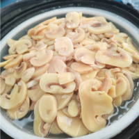 Vente directe usine Nouvelle production 2024 de tranches de champignons marinés en fût 50kg