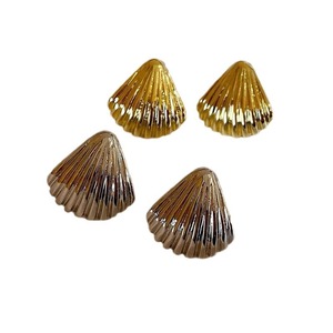Orecchini a perno con conchiglia da donna, stile coreano chic, design metallico plissettato, regalo alla moda per tutti i giorni - Product Image 5
