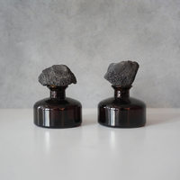 Diffuseur d'arômes moderne en pierre de lave irrégulière avec bouteille en verre ambré personnalisée, ensemble diffuseur d'huiles essentielles en gros pour la maison et le bureau