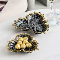 Assiette de service créative et unique en céramique, forme feuille d'érable, bordure dorée, pour salade, fruits, desserts, décoration d'intérieur
