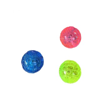 Pelota Brillante DQ de TPR para Perros, Juguete Masticable con Sonido, Tamaño Mediano, Juguete para Masticar para Mascotas - Product Image 3