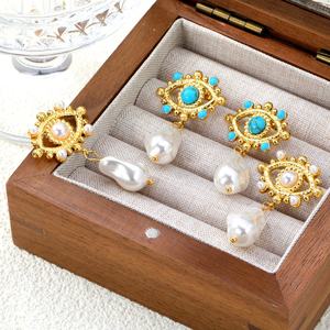 Pendientes de Perlas Irregulares Estilo Vintage Europeo para Mujer, Chapados en Oro de 18K, Acero Inoxidable Antideslustre, con Turquesa - Product Image 1