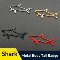Badge de voiture en alliage de zinc creux en forme de requin, accessoires personnalisés universels pour la décoration intérieure automobile, ornement de voiture, cadeau