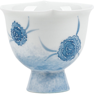 Taza de té de cerámica Guanlan con patrón floral azul, taza de porcelana redonda de pie alto para té de la tarde. - Product Image 5