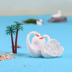 Adorno de cisne en miniatura de resina, decoración de pareja de animales para exhibición de jardín de bonsái DIY - Product Image 2