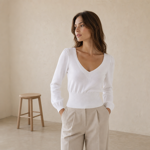 <span class=keywords><strong>Pull</strong></span> en tricot ajusté pour <span class=keywords><strong>femme</strong></span> en coton, col en V, élégant et travaillé, avec épaules bouffantes sculptées. Haut en tricot pour <span class=keywords><strong>femme</strong></span>. - Product Image 3