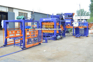 Usine de blocs de béton automatique QT10-15 avec presse hydraulique 21MPa et vibration à 4 coins pour usine industrielle - Product Image 3