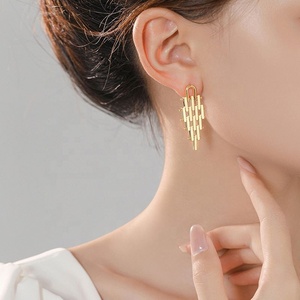 Boucles d'oreilles clous minimalistes en argent 925 plaqué or, style tendance, longues et polyvalentes, accessoires de mode, cadeau d'anniversaire - Product Image 1