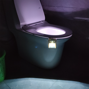 مستشعر الحركة الذكي PIR انيق الشحن مصباح المرحاض LED ليلي بسبعة الوان مقاوم للماء إضاءة خلفية لوعاء المرحاض - Product Image 6