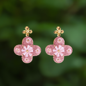 Boucles d'oreilles pendantes tendance, motif fleur scintillante rose, en acier inoxydable plaqué or, bijoux durables et résistants - Product Image 3
