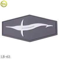 Étiquette en caoutchouc personnalisée avec nom de marque privée, logo en relief 3D, étiquettes en caoutchouc souple PVC pour accessoires vestimentaires