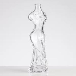 Botella de Licor de Cristal con Forma de Mujer Hermosa Personalizada, Botella de Vidrio para Ron con Forma Personalizada en Venta - Product Image 2