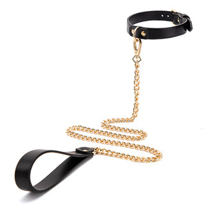 Collier en cuir noir avec chaîne dorée pour bondage et domination, jouets pour adultes - Product Image 1