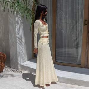 ชุดกระโปรงยาวลูกไม้ผู้หญิงแบบสั่งทำพิเศษ ปี 2026 เสื้อครอปแขนยาว กระโปรงยาวพลิ้วไหว ชุดเซ็กซี่สำหรับออกงานกลางคืน ฤดูใบไม้ผลิ ฤดูร้อน ระบายอากาศได้ดี - Product Image 2