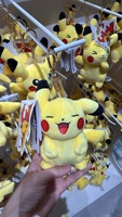 Vente en gros de porte-clés en peluche Pikachu avec visages différents, série 30e anniversaire de Pokémon, 25 pièces