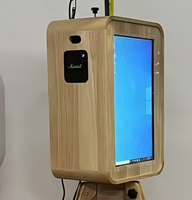 Photomaton vintage en chêne massif double face avec contrôle tactile pour smartphones, support réglable en hauteur, compatible flash et imprimante, livré en flight case