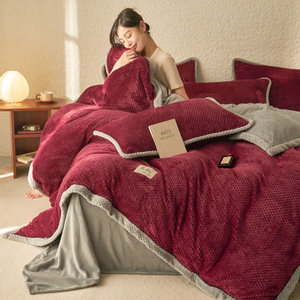 Juego de Ropa de Cama de Franela de Terciopelo Lácteo Engrosado, Funda de Edredón y Juego de Sábanas de Felpa de Piña Cálida de Invierno para Clima Frío - Product Image 2