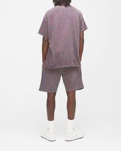 Conjunto de camiseta y pantalón corto oversize con estampado de chocolate y cubos de hielo, estilo vintage con efecto acid wash, chándal estampado para hombre - Product Image 2