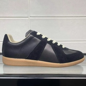 รองเท้ากีฬาลำลองคุณภาพดีไซเนอร์ปี 2026 สำหรับผู้ชายและผู้หญิง ระบายอากาศได้ดี หนังแท้ สวมใส่สบาย แบบผูกเชือก กันลื่น พื้นเรียบ - Product Image 5