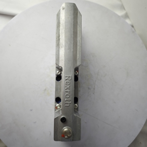 วาล์วควบคุมทิศทางแบบสัดส่วน Rexroth รุ่น 4WREE หมายเลข R901496430 4WREE6E32-3X/V/24A1 - Product Image 2