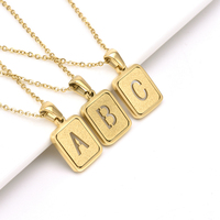 Bijoux unisexe plaqué or imperméable Collier en acier inoxydable lettre initiale gravée sans ternissure
