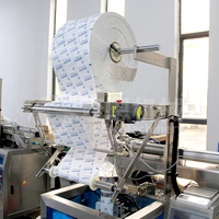 Machine de remplissage et de scellage, pour jus, pop