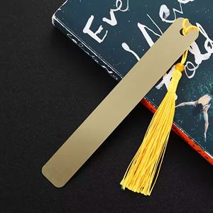 Marque-page en métal plaqué or avec logo personnalisé, design sublimé, en laiton, avec pompon, pour cadeau publicitaire - Product Image 1
