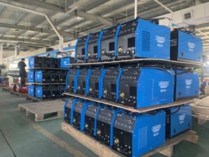 Machine à souder MIG de qualité professionnelle 220V 140A pour la maison et l'atelier, pour l'acier au carbone, avec contrôle synergique, modes gaz/sans gaz - Product Image 6