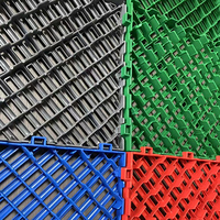 Les usines chinoises produisent des carreaux de garage de lavage de voiture en plastique PP de haute qualité