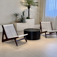 Chaise d'extérieur en bois avec assise et dossier en corde pour jardin, patio et villa
