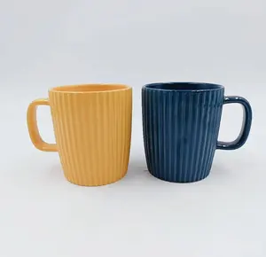 Hot Colored glazed ceramic vertical pattern ceramic mug, fresh and simple vertical pattern with lid ceramic coffee mug