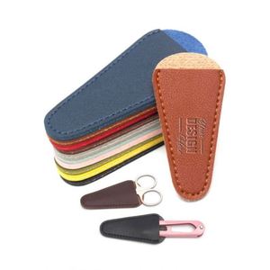 Étui de protection coloré en cuir personnalisé pour ciseaux de couture, idéal comme cadeau promotionnel - Product Image 1