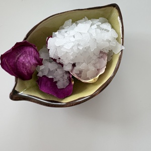 Flocons de chlorure de magnésium <span class=keywords><strong>Nigari</strong></span> de qualité industrielle alimentaire standard pour l'exportation, pour les produits de soja Natto japonais et les applications de déneigement - Product Image 2