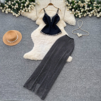 Ensemble deux pièces élégant pour femme : débardeur cami orné de strass et jupe longue taille haute, idéal pour l'été et les trajets quotidiens