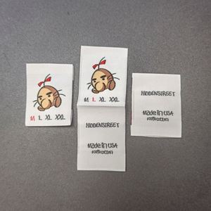 Étiquettes tissées personnalisées en satin doux imprimé pour vêtements, étiquettes principales/de col pour t-shirts - Product Image 1