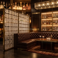 Paravent de luxe moderne en acier inoxydable avec design à panneaux pour cloison de séparation d'hôtel et de restaurant, écrans métalliques en acier inoxydable