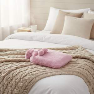 Bouteille d'eau chaude en PVC avec housse en peluche motif dessin animé mignon, vente en gros, pour l'hiver - Product Image 3