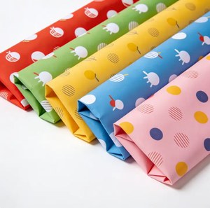 Rouleaux imprimés personnalisés finition mate pour cadeaux de saison festive et emballages de présentation de marque pour la vente au détail - Product Image 1