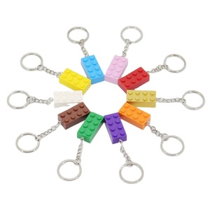 Llavero de Bloques de Construcción Personalizados 2x4, Anillo para Llaves con LOGO Personalizado, DIY MOC, Colgante para Bolso, Adorno para Coche, Pequeñas Piezas de Ladrillos de Alta Calidad - Product Image 1