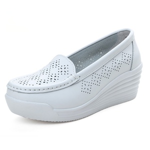 <span class=keywords><strong>Scarpe</strong></span> da Donna <span class=keywords><strong>con</strong></span> Tacco Alto 6cm, <span class=keywords><strong>Zeppa</strong></span> alla Moda, Comode, Traspiranti, Antiscivolo, Casual, <span class=keywords><strong>Scarpe</strong></span> Bianche da Infermiera <span class=keywords><strong>con</strong></span> Tacco - Product Image 2
