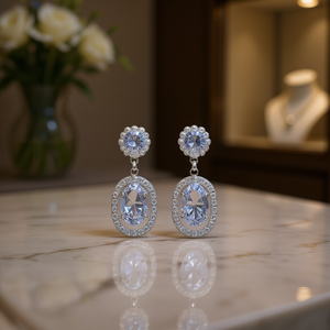 Eleganti Orecchini Pendenti in Oro Bianco con Design Floreale in Cristallo e Strass per Donna, Stile Classico da Festa, Montatura in Argento 925 - Product Image 2